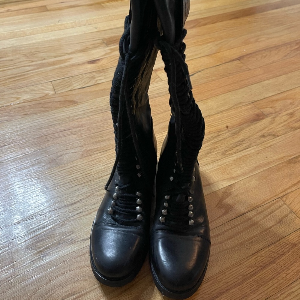 Guess boots